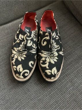 Zull black & gold floral platform loafers size M6